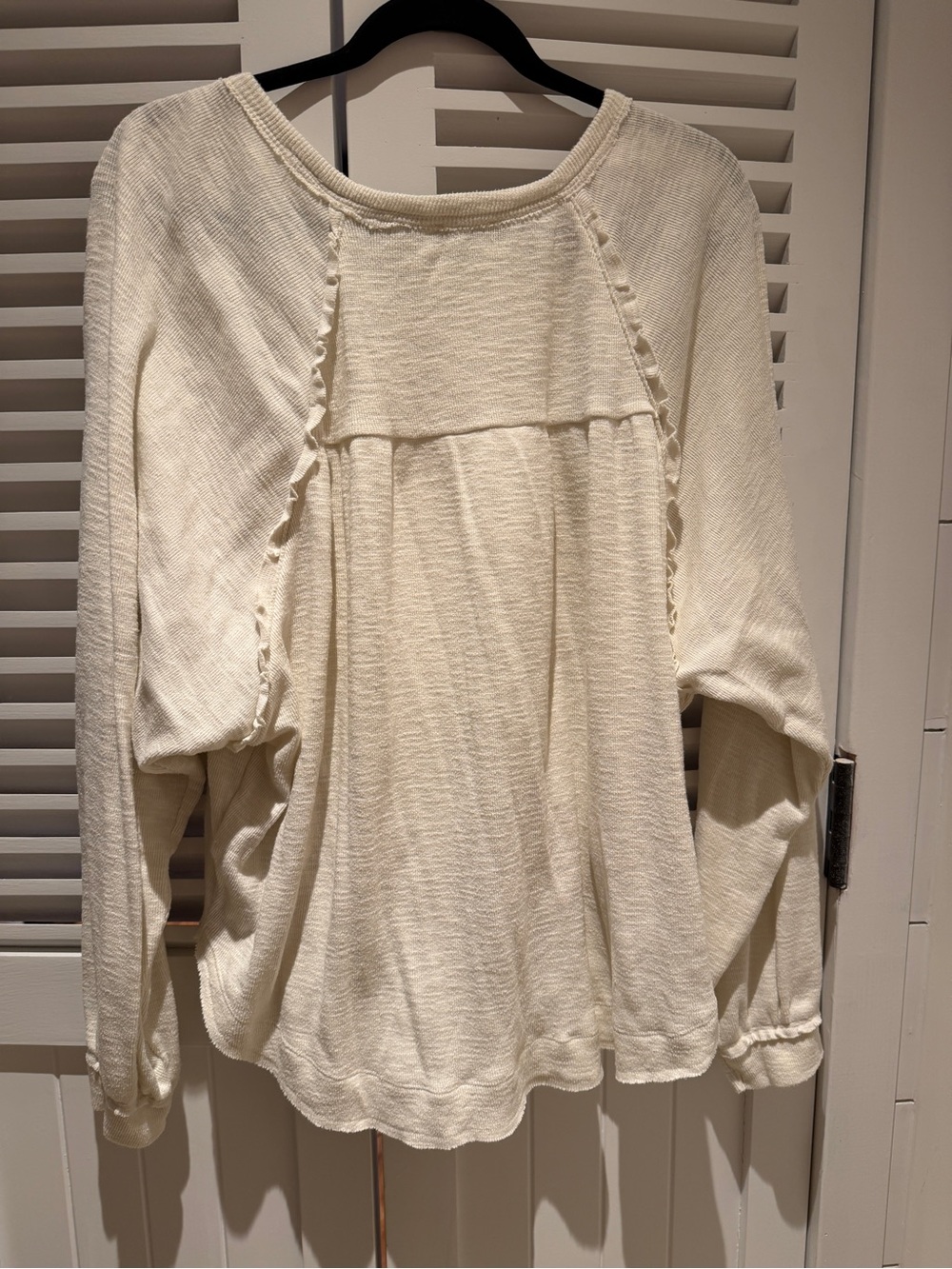 Pilcro Ruffle Raglan thermal Long-Sleeve top - Picture 3 of 4